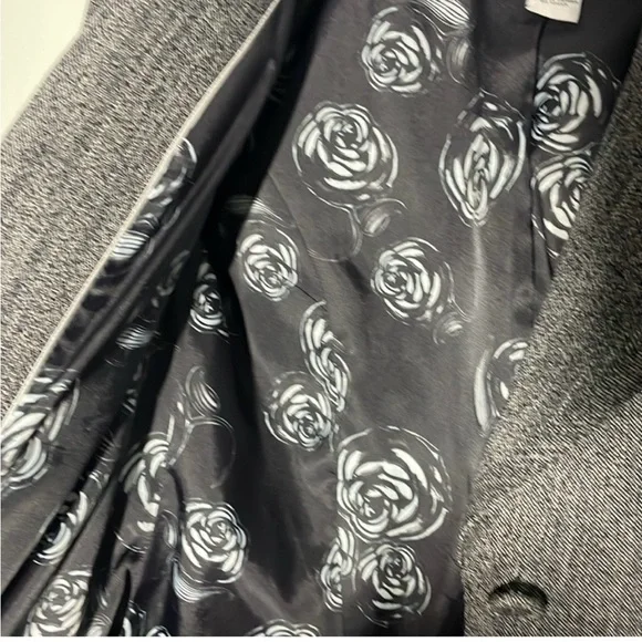 White House Black Market Charcoal Blazer - Picture 6 of 8